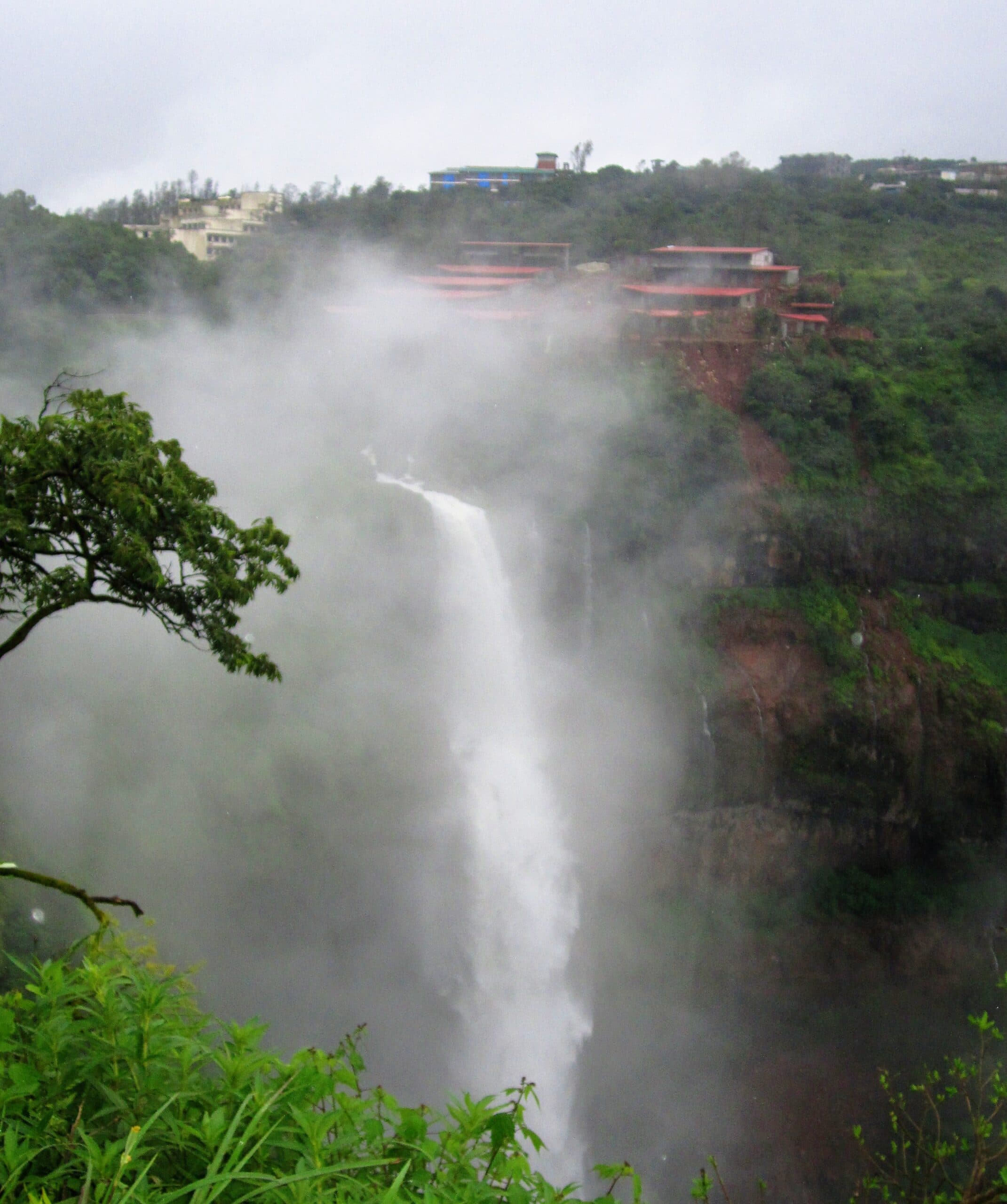 Lingmala Waterfall